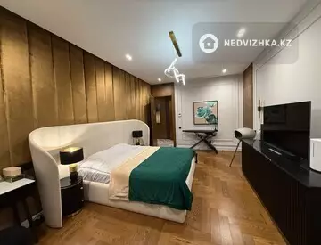 2-комнатная квартира, этаж 10 из 18, 70 м², Посуточно