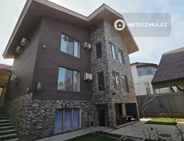 4-комнатный дом, 6.5 соток, 260 м², На длительный срок