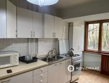 2-комнатная квартира, этаж 2 из 5, 50 м², На длительный срок