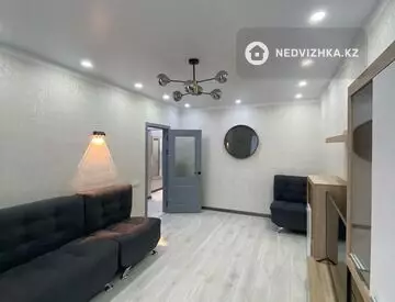 2-комнатная квартира, этаж 4 из 12, 74 м²