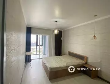 2-комнатная квартира, этаж 4 из 12, 74 м²