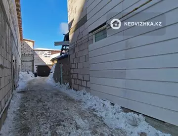 4-комнатный дом, 5 соток, 945 м²