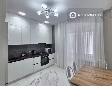 2-комнатная квартира, этаж 7 из 9, 65 м², На длительный срок