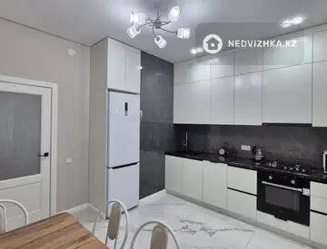 2-комнатная квартира, этаж 7 из 9, 65 м², На длительный срок