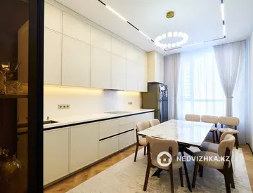 4-комнатная квартира, этаж 4 из 12, 120 м²