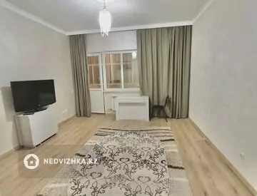2-комнатная квартира, этаж 2 из 18, 81 м²