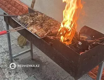 9-комнатный дом, 3 соток, 300 м², На длительный срок