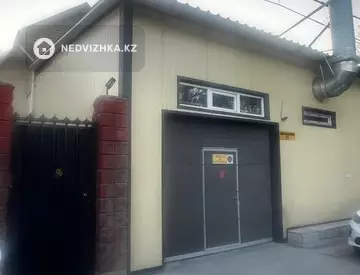 9-комнатный дом, 4 соток, 300 м², На длительный срок