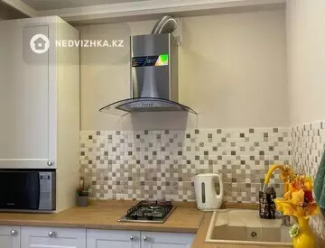 2-комнатная квартира, этаж 3 из 5, 44 м², На длительный срок