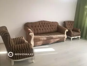 2-комнатная квартира, этаж 3 из 5, 44 м², На длительный срок