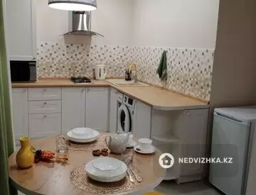 2-комнатная квартира, этаж 3 из 5, 44 м², На длительный срок