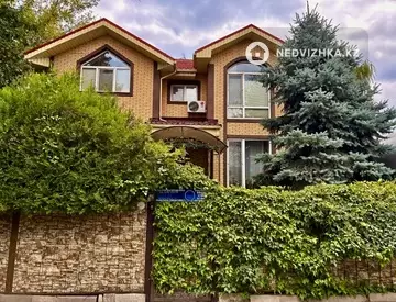 7-комнатный дом, 6.5 соток, 300 м², На длительный срок