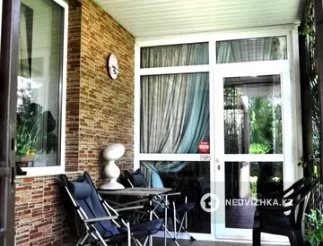 7-комнатный дом, 6.5 соток, 300 м², На длительный срок