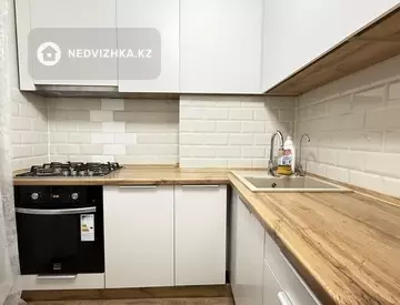 3-комнатная квартира, этаж 4 из 4, 60 м²