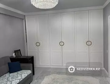 1-комнатная квартира, этаж 2 из 10, 49 м², На длительный срок