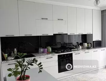 1-комнатная квартира, этаж 2 из 10, 49 м², На длительный срок
