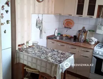 3-комнатная квартира, этаж 4 из 5, 58 м²