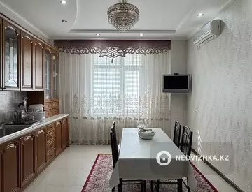 3-комнатная квартира, этаж 4 из 14, 145 м²