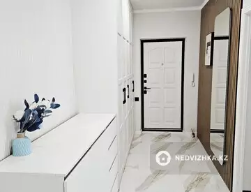 3-комнатная квартира, этаж 4 из 13, 81 м²