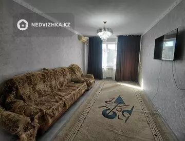 2-комнатная квартира, этаж 4 из 5, 56 м², На длительный срок