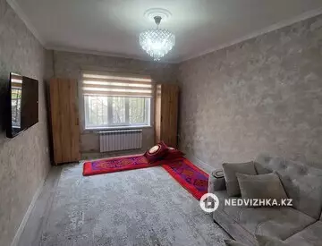 1-комнатная квартира, этаж 1 из 5, 35 м², На длительный срок