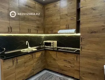 3-комнатная квартира, этаж 9 из 18, 54 м²