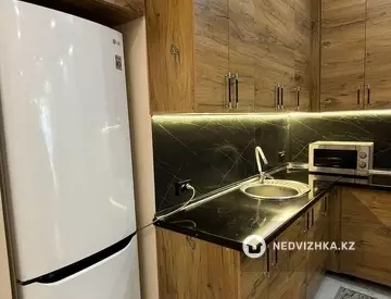 3-комнатная квартира, этаж 9 из 18, 54 м²