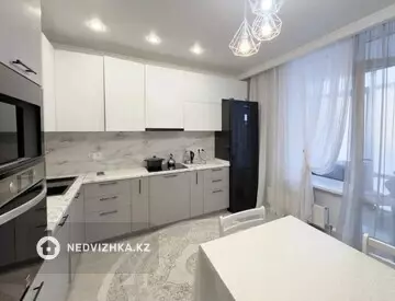 3-комнатная квартира, этаж 3 из 8, 90 м²