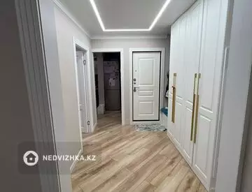 3-комнатная квартира, этаж 8 из 10, 66 м²