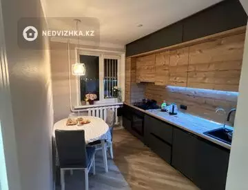 3-комнатная квартира, этаж 8 из 10, 66 м²