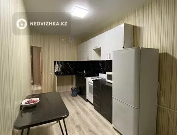 1-комнатная квартира, этаж 8 из 9, 42 м², Посуточно