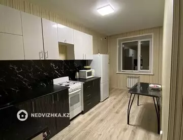 1-комнатная квартира, этаж 8 из 9, 42 м², Посуточно