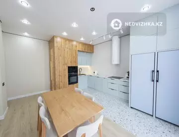 3-комнатная квартира, этаж 4 из 9, 100 м²