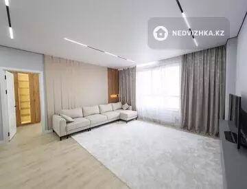 3-комнатная квартира, этаж 4 из 9, 100 м²