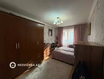 3-комнатная квартира, этаж 9 из 9, 70 м²