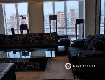 3-комнатная квартира, этаж 12 из 14, 175 м², На длительный срок