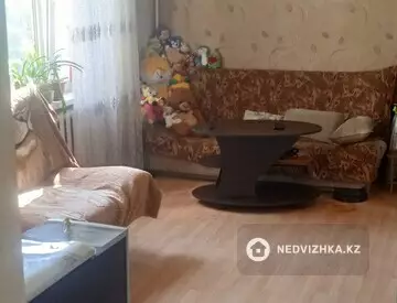 3-комнатная квартира, этаж 3 из 5, 64 м²