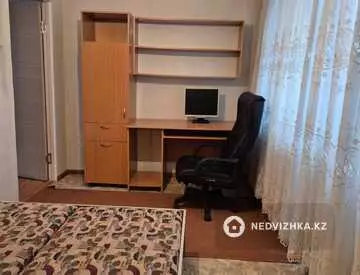 2-комнатная квартира, этаж 4 из 5, 42 м²