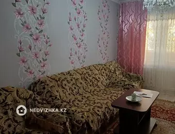 2-комнатная квартира, этаж 2 из 5, 48 м², На длительный срок