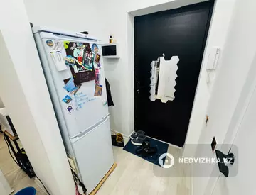 2-комнатная квартира, этаж 2 из 6, 37 м²