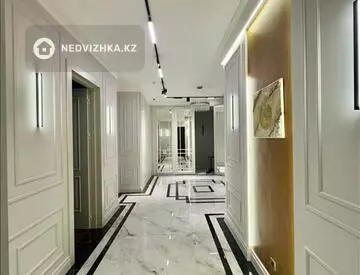 4-комнатная квартира, этаж 1 из 3, 194 м²