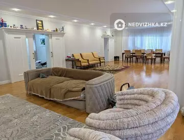 6-комнатный дом, 10 соток, 475 м²