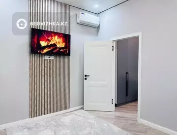 1-комнатная квартира, этаж 4 из 12, 46 м², Посуточно