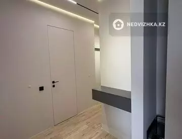 1-комнатная квартира, этаж 12 из 18, 55 м²