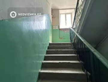 4-комнатная квартира, этаж 2 из 3, 100 м²