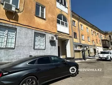 4-комнатная квартира, этаж 2 из 3, 100 м²