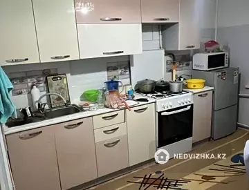 2-комнатная квартира, этаж 4 из 5, 48 м²