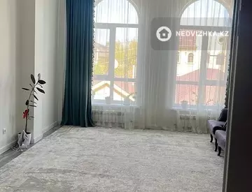 2-комнатная квартира, этаж 2 из 4, 95 м², На длительный срок