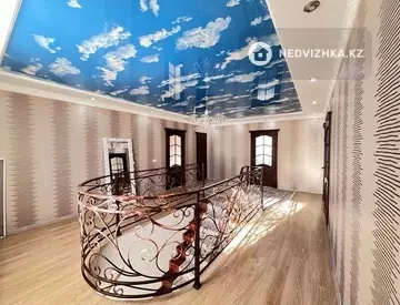 7-комнатный дом, 10 соток, 300 м², На длительный срок