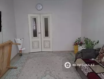 2-комнатная квартира, этаж 1 из 5, 60 м²